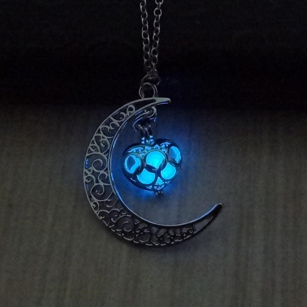 Glowing Pendant Necklace – Silver-Plated Chain Jewelry for Women