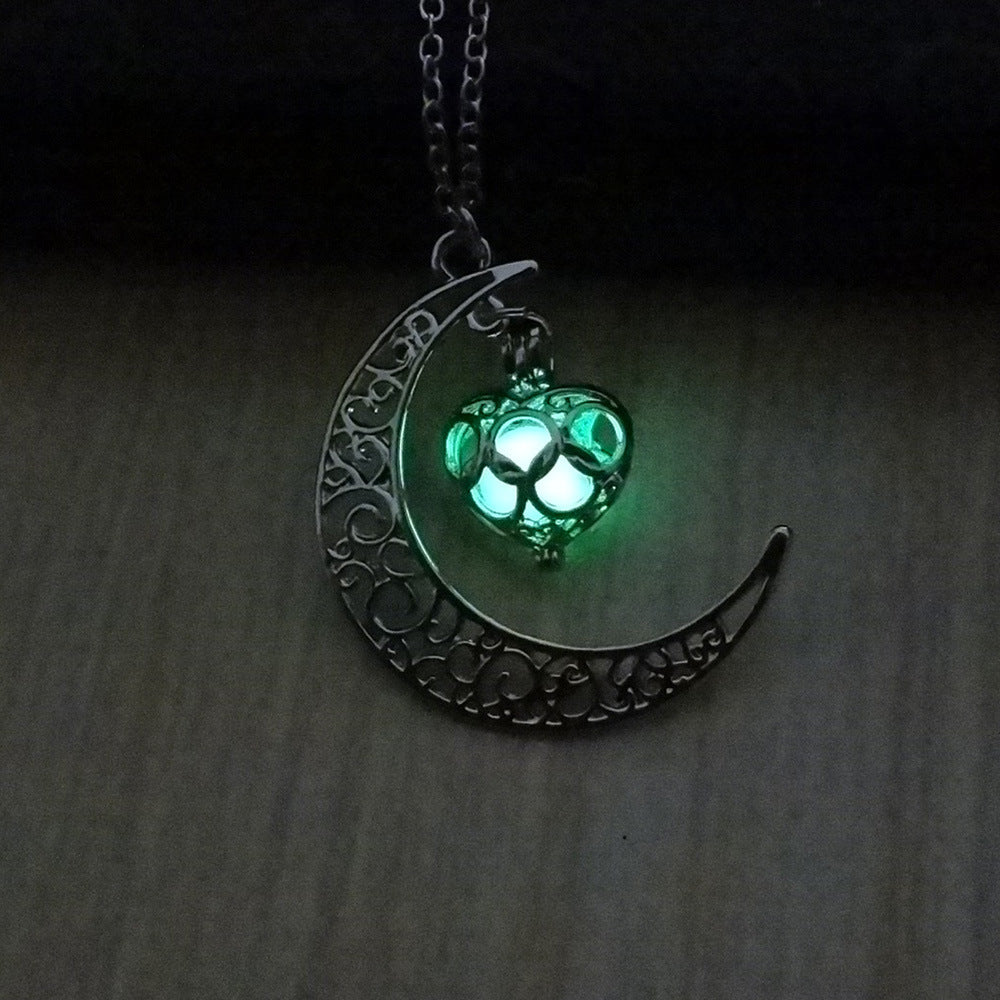 Glowing Pendant Necklace – Silver-Plated Chain Jewelry for Women