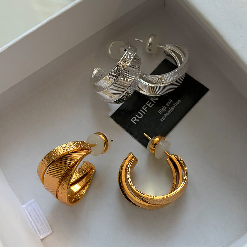 Elegant Gold and Silver Women’s Earrings – Classic Stylish Fashion Jewelry